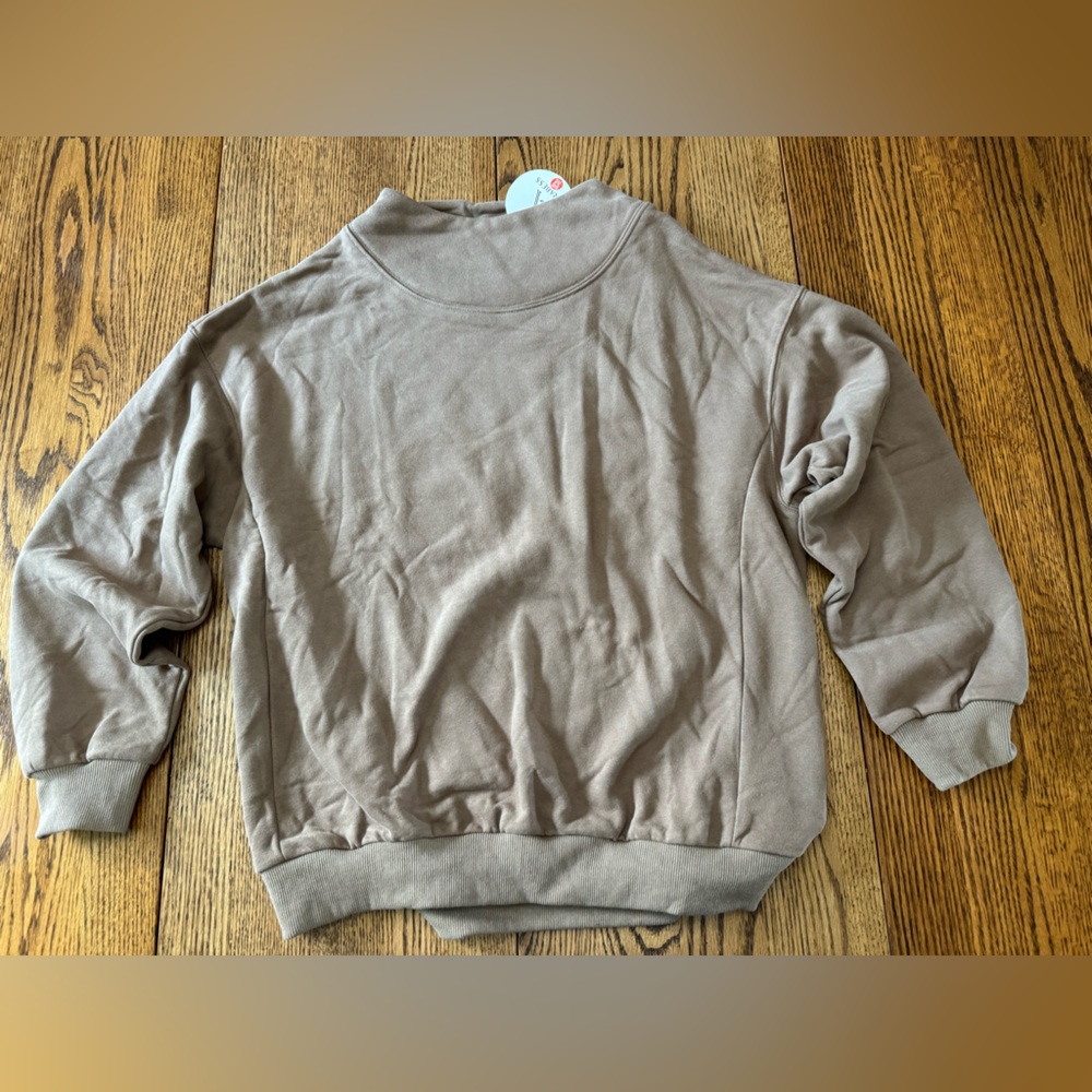Never worn- Oversized brown sweatshirt